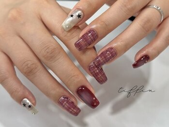 ネイルサロン ティフィン(tiffin)の写真/手元が華やかに♪長さ出しで思いきり可愛いアートが楽しめる★ナチュラルな長さ出しでスラっと美しい指先に