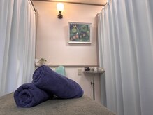 針灸治療室ピアの雰囲気（ご夫婦、パートナーでのペア利用、ご相談ができる鍼灸院です◎）