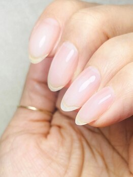 エスキースネイル(esquisse nail)の写真/爪の形や甘皮を整えて、より美しいフォルムに。自爪の健康を第一に考えた丁寧な施術で、仕上がりもきれい！