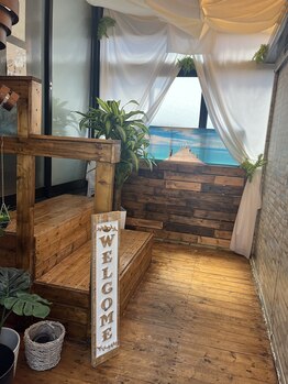 ルアナ(Luana)/青いドアを開けたらリゾートです