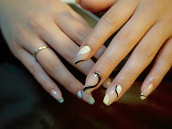 ネイルアンドまつげエクステ専門サロン スリー(THREE)/アシンメトリーネイル