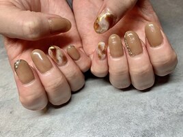 ベージュカフェラテネイル