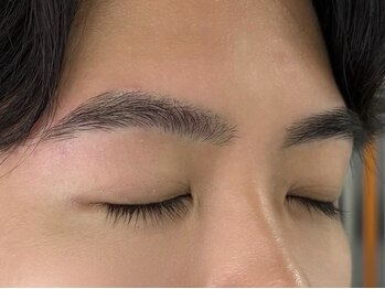 シロ(Shiro)の写真/【メンズも大歓迎◎】黄金比率の眉毛デザイン★似合う形がわからない方必見!!骨格に合わせてプロが整えます