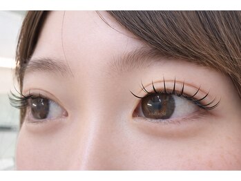 エメローズ 梅田店(AIMEROSE)の写真/なりたい目元が見つかる!組み合わせ自由似合わせEYE☆実力派アイリスト施術◎オーダーメイドまつげ￥6600～