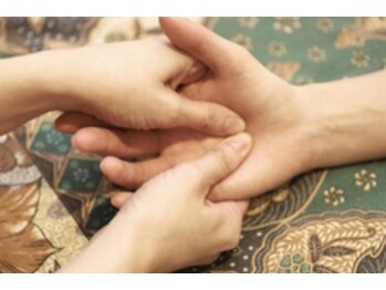 ワイガーデン 中目黒店/ ハンドオイルマッサージ