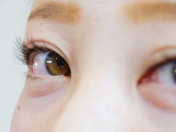 ソレイユ(soleil)の写真/派手すぎない自然な仕上りでナチュラル美人な目元を演出！卓越した技術で地毛のような仕上がりに♪