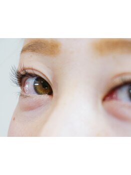 ナチュラル上品な目元にしたい