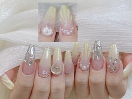 透明感たっぷりマーメイドネイル