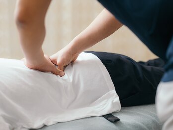 柏接骨院/Body Activation Studioの写真/【急な腰痛・慢性腰痛にも】微弱電流と整体で神経と骨盤バランスを整える｜ワンランク上の腰痛ケア