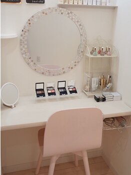 メナードフェイシャルサロン 西宮の沢/エステ後のメイクも試せます。