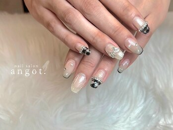 アンガット(angot.)/大人千鳥ネイル