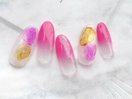 夏先取り！ビビットピンクネイル