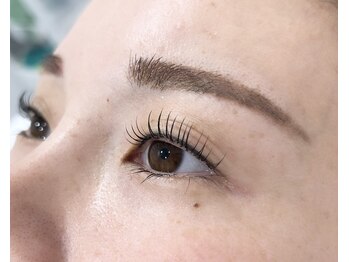 イーエムエー(e.m.a)/ナチュラルカール・まつ毛パーマ