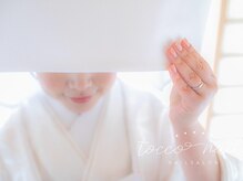 指先を美しく魅せるための、ブライダルネイル