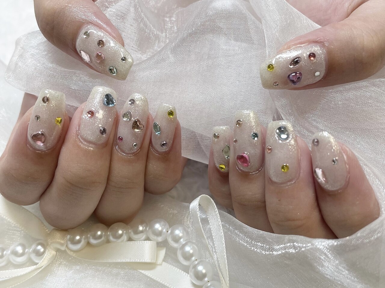 2026年冬トレンド】ホワイト ワンカラー ハンドのネイルデザイン集