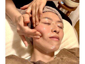 リジュベ(Rejuve)の写真/【タイパ&コスパ最強◎】頭から整えて小顔へ！ヘッドスパ専門の本格リフトケア★即実感の変化をあなたへ！