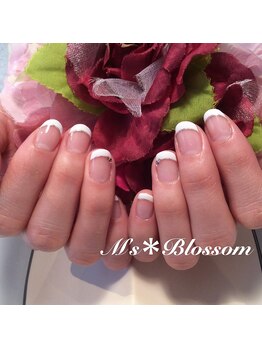 ネイルサロンアンドスクールエムズブロッサム(Nailsalon & school M's Blossom)/ジェルフレンチ＋ラメライン