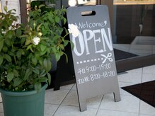 シェービングアンドエステ ブランピュア(Blanc pur)/OPEN看板
