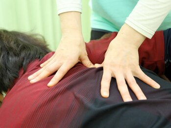 手もみらくや 山口平井店の写真/筋肉の深部までアプローチするベテランスタッフのもみほぐしで身体の疲れを解消☆【全身もみほぐし￥3600】