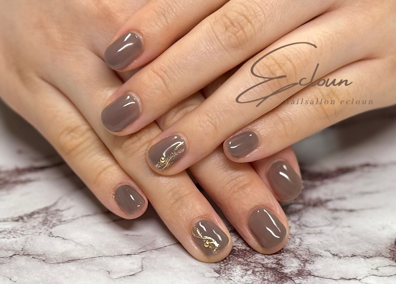 2025年-2026年冬トレンド】ゴールドミラーのネイルデザイン集｜人気順