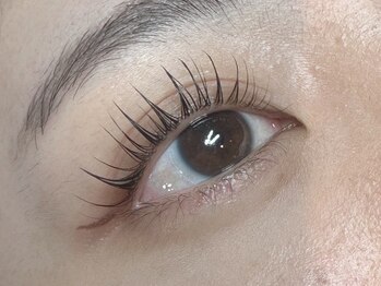 スタブル(STABLUE)の写真/大人気《まつ毛パーマ》自まつ毛が伸びたような、目元の魅力を引き出す施術が◎"なりたい"を叶えるサロン♪