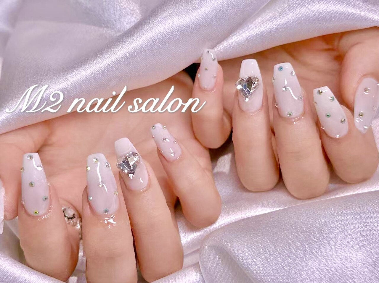 2026年冬トレンド】ホワイト ワンカラー ハンドのネイルデザイン集