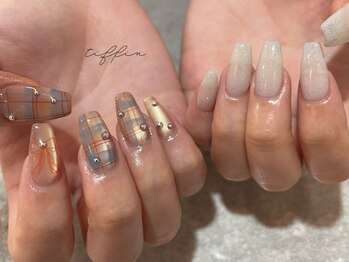ネイルサロン ティフィン(tiffin)の写真/豊富なパーツ・カラーから,似合わせネイルをご提案♪手書きアートも対応◎お出かけやイベントにも＊