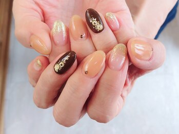 フォンテーヌブロー 野々市店(Fontaine Brow)/付け放題フリーデザインネイル