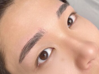 ロロ 橿原店の写真/橿原真菅【口コミ多数＆高評価】印象を左右する重要パーツ“眉毛”魅惑の黄金比でお顔の印象UP♪