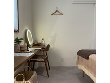 鍼灸院のイメージとは異なるゆったり落ち着いた雰囲気の院内です