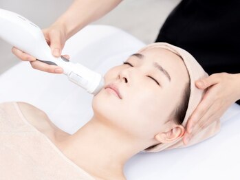 フェイシャル専門サロン MUQU 京橋店【ムク】【4月1日 NEW OPEN（予定）】の写真/[京橋/フェイシャル/小顔/毛穴ケア]1,980円で顔・首のコリをほぐし、ハリ×弾力アップケア！むくみ顔に◎