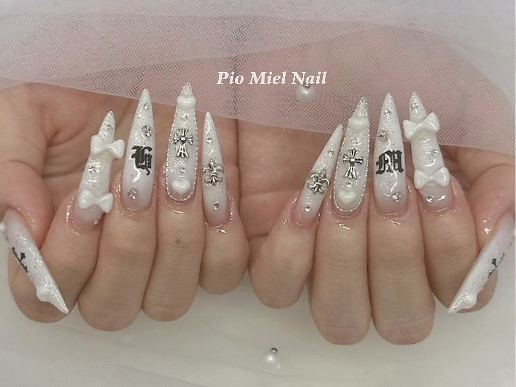 2025年-2026年冬トレンド】クロスネイルのネイルデザイン集｜人気順｜3