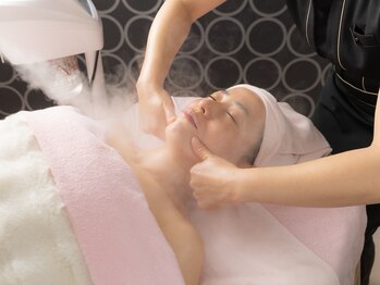 Rr.FACIAL郡山店　毛穴×たるみ×小顔専門店/