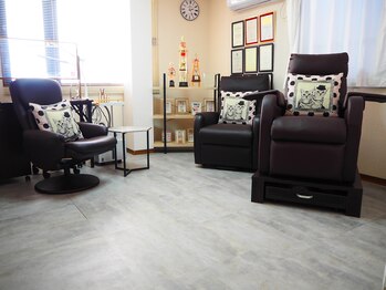 アウラ ネイル ファクトリー(aura nail factory)/《赤羽駅》深爪矯正・自爪育成