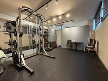 Relaxation Gym TRIGGER 北24条店の雰囲気(レンタルウェアとお水を用意しています!手ぶらでご来店ください)