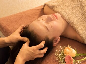 健美館の写真/極上のヘッドスパで眼精疲労と顔のむくみをスッキリ解消◎心地良い圧で刺激し、疲れた頭をリラックス♪