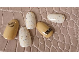 大理石×イエロー英字レター