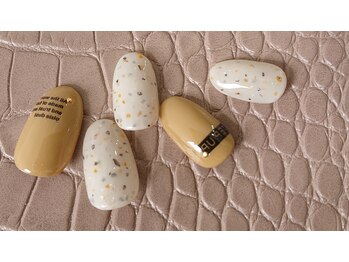 ネイルスミス 高松店(Nailsmith)/大理石×イエロー英字レター