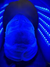 エステティックス ナインワンワン 横浜(Esthetics911) /ニキビケアに効果的な青のLED！