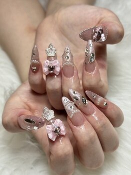 レヴ(Lev)の写真/《自分ウケばっちり◎》周りから注目を集めるゴテゴテネイルからワンポイントネイルまで豊富に取り揃え♪