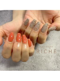 フレークプラスαのアシメネイル
