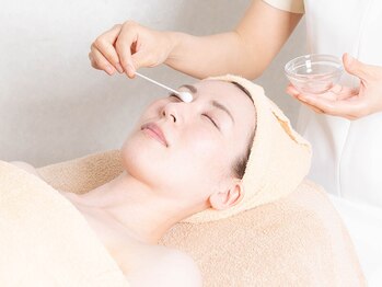 ジェイエステティック 静岡店の写真/ゴワつく角質&くすみをケア【ホワイトスノーピール】美顔体験3,300円◆肌トーンアップも♪ツヤ輝く陶器肌へ