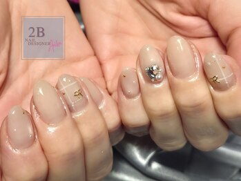 ニービー ネイルズ(2B NAILS)/定額デザインAコース＋ストーン