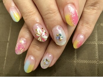 プラハネイル(+HER 美甲)/ニュアンス×花火、ヨーヨー