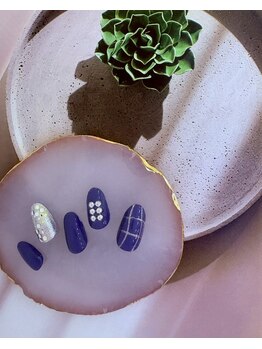 ネイル バズ(NAIL BUZZ)/初回ソフトジェルオフ込6800円