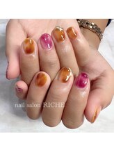 リッシュ(RICHE)/モヤモヤ×アクセサリーネイル