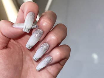 ワンアンドオンリー(One&Only)/フラッシュフレンチ×白グラデ