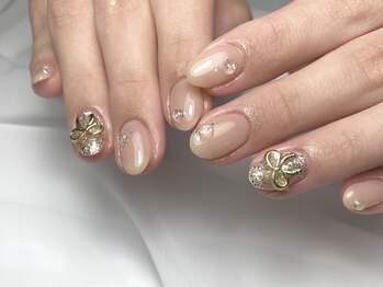 gold ribbon nail