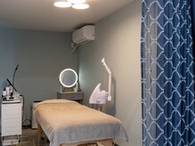 半個室で安心感のあるエステルーム