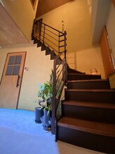 オーシャン(OCEAN)/2階で施術致します。